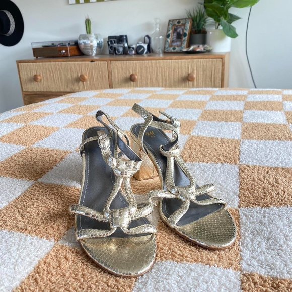 H&M GOLD GRECIAN STRAP HEEL PUMP SIZE 40 - Picture 2 of 7
